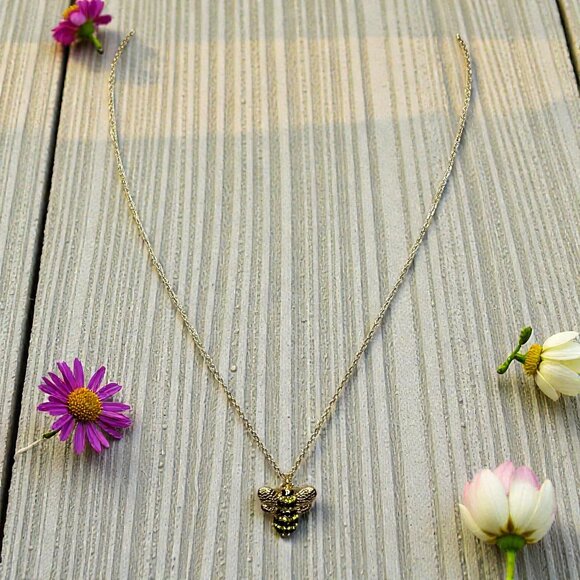 Kate Spade New York Picnic Perfect Pavé Bee pendant necklace (NWT) - Picture 1 of 3